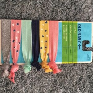 Hair ties (6)