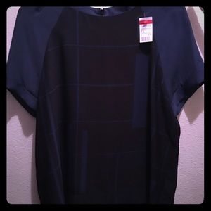 Retro-looking business top