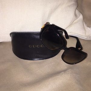 Gucci brown tortoise shell sunglasses in case