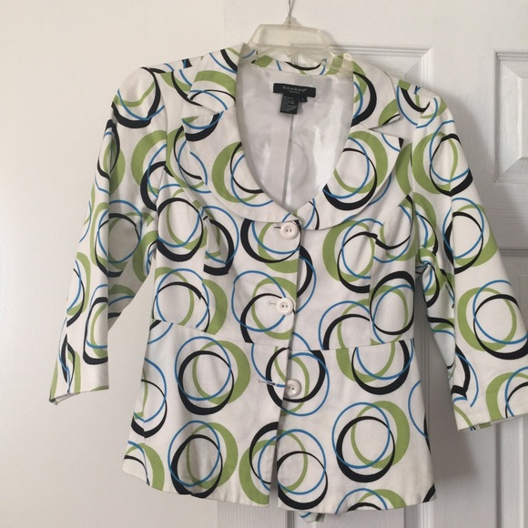 Circles all around - Picture 1 of 4