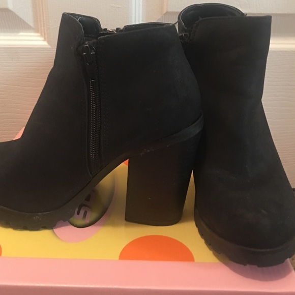 Soda Black Booties - Picture 4 of 4