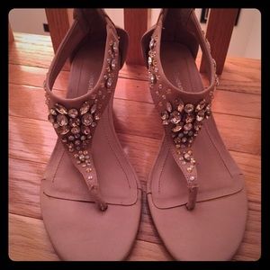 💢SOLD💢BCBG Wedges
