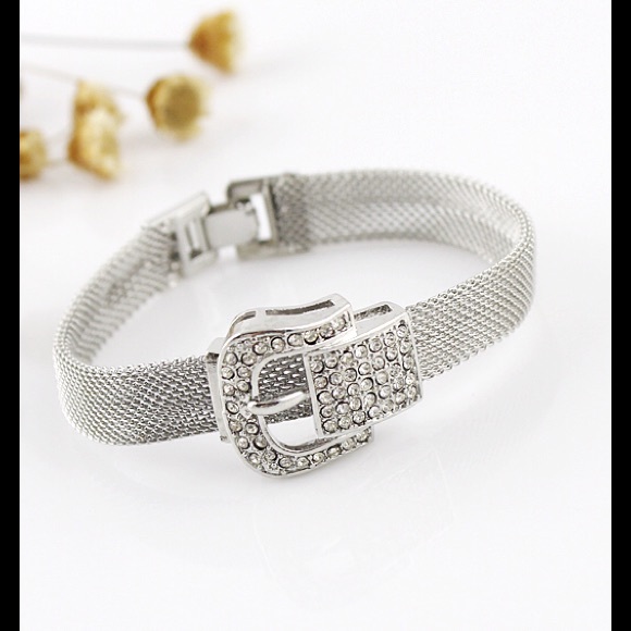 🌹Embellished Buckle Bracelet🌹