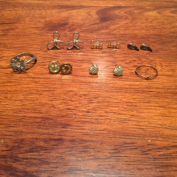 Earring plus two rings bundle