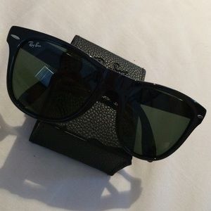 Ray-ban classic black folding wayfarer sunglasses