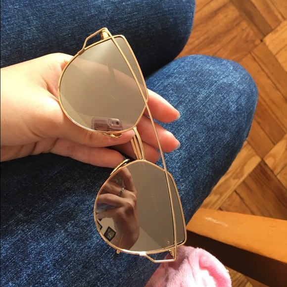 Last pair!! LOWEST PRICE!!!💎Host pick!💎 - Picture 2 of 4