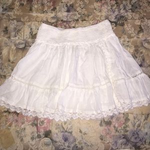 White flowy skirt