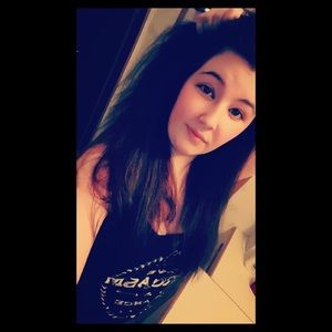 Meet your Posher, Danae