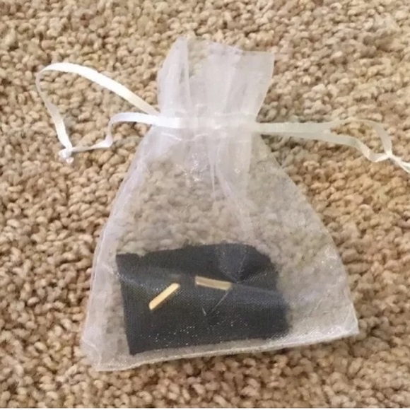 New marble triangle earrings made locally - Picture 4 of 4