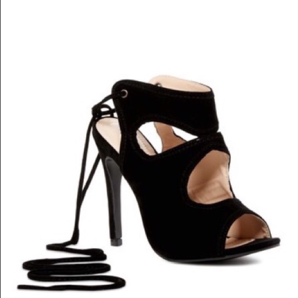 ❌SOLD❌BRAND NEW CHASE & CHLOE CUT OUT SANDALS - Picture 2 of 2