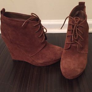 REDUCED Jessica Simpson camel suede booties