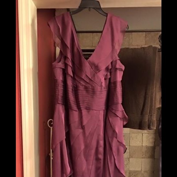 Adrianna Papell Dresses & Skirts - Adrienne Papell Gown 18W