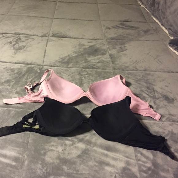 2 Gently used bras Fabulous by Victoria's Secret - Picture 2 of 4