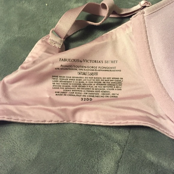 2 Gently used bras Fabulous by Victoria's Secret - Picture 4 of 4