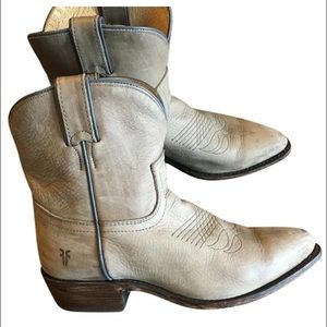 Frye Billy short pull on Distressed boot