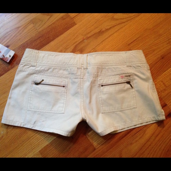 NEW Roxy White Short Shorts Sz 13 - Picture 2 of 4
