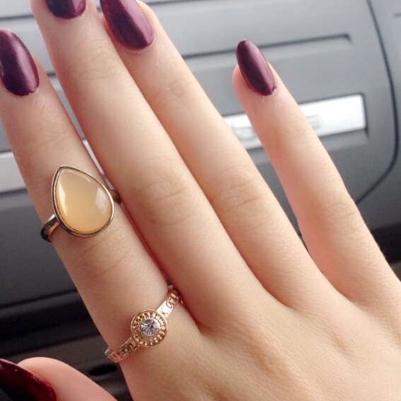 Meet your Posher, Olivia