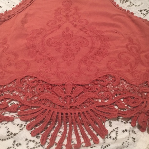 Lace crop top - Picture 2 of 3