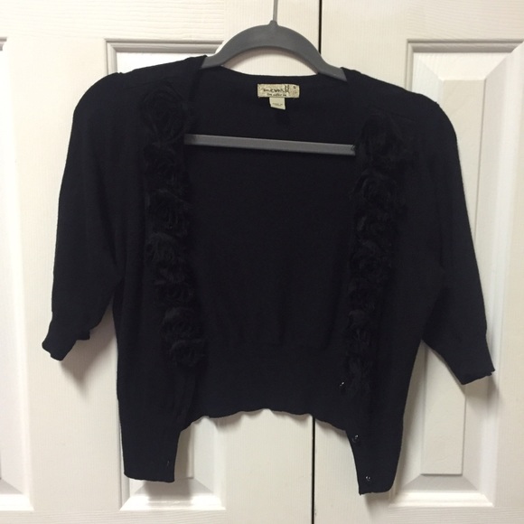Quarter sleeved cardigan