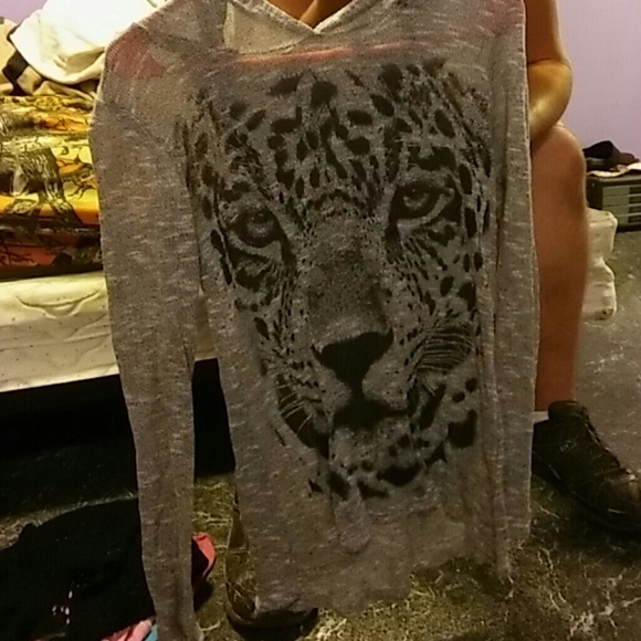 Long sleeve hooded shirt