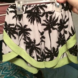 Palm tree ruffle shorts
