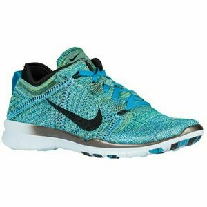 WOMEN'S NIKE FREE TR 5 FLYKNIT