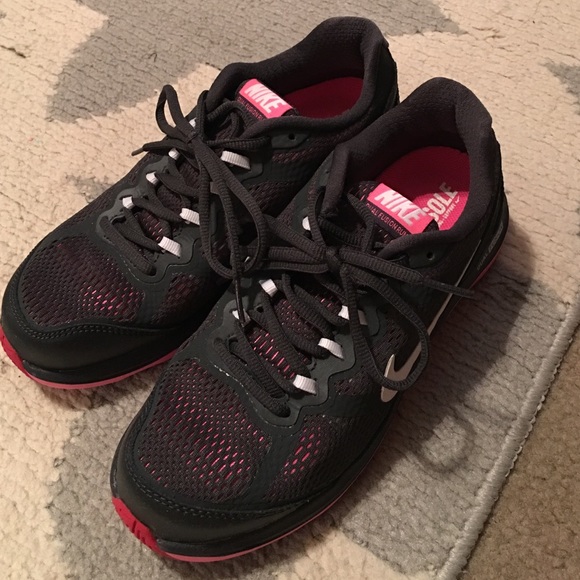 Nike dual fusion shoes size 6.5