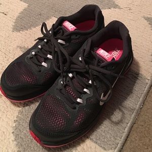 Nike dual fusion shoes size 6.5