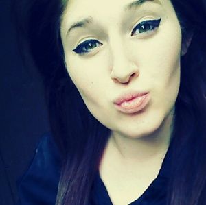 Meet your Posher, Makayla