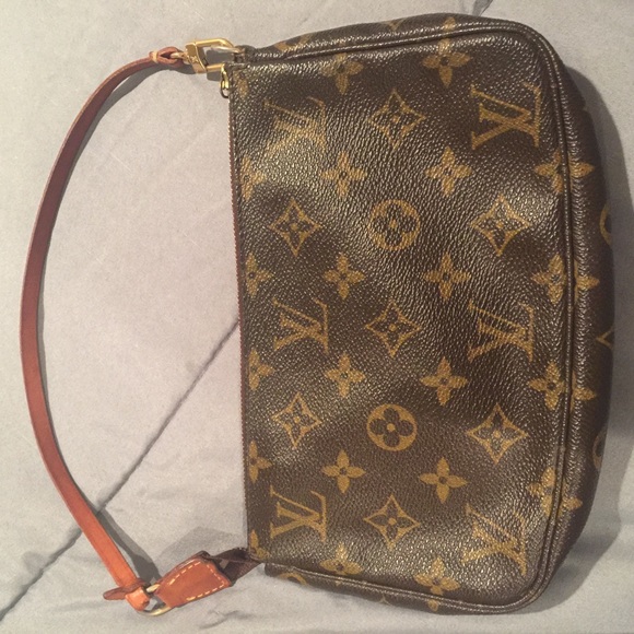 Authentic Louis Vuitton pouchette