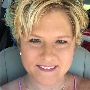 Meet your Posher, Paula