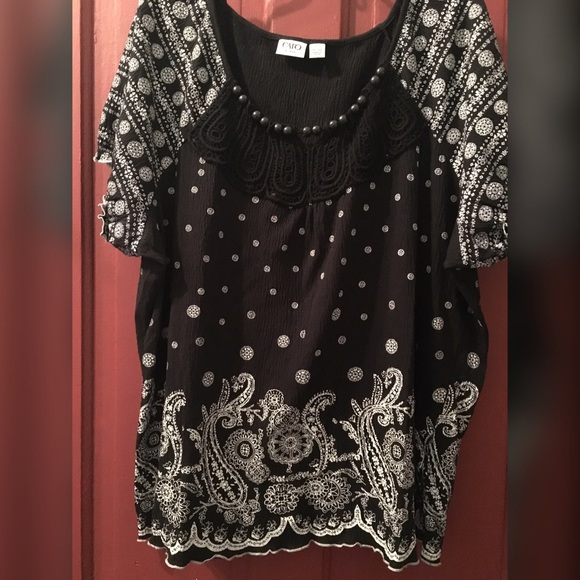 Black-n-white blouse💕