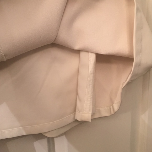 Banana Republic Cream Pleather Skirt with Lining - Picture 4 of 4