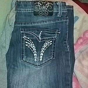Miss me jeans, only  been worn once.