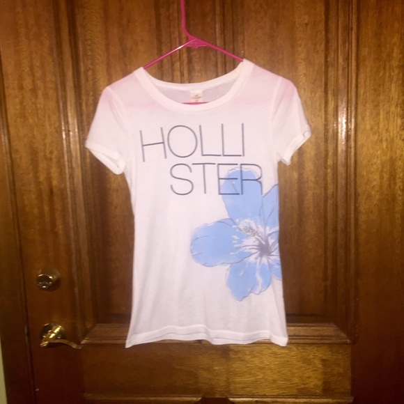 Hollister T-Shirt, size medium. - Picture 1 of 1