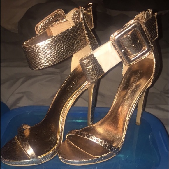 ROSE GOLD BAKERS HEELS👠