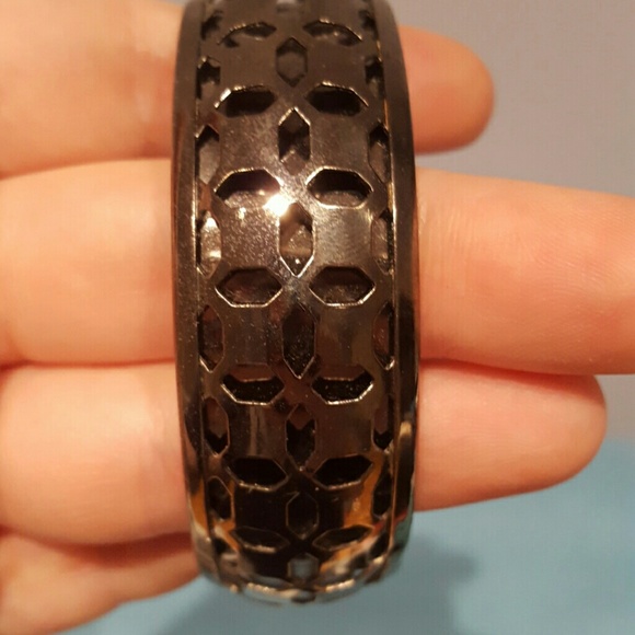 Black bangle - Picture 2 of 3