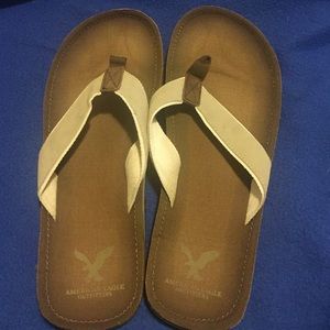 Men's American Eagle flip flops