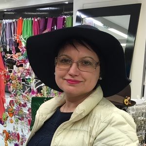 Meet your Posher, Elena