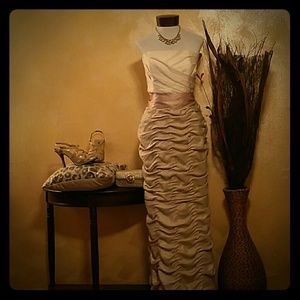 💲ON SALE 🎵🎶🎷🎺🙌Cachet formal gown