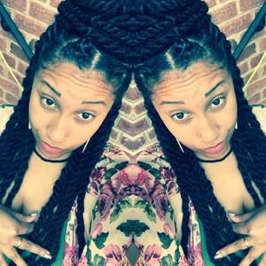 Meet your Posher, Dominique