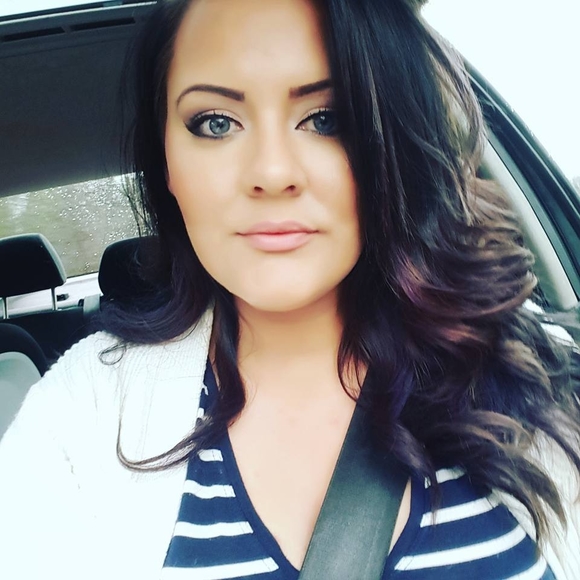 Meet your Posher, Jenn