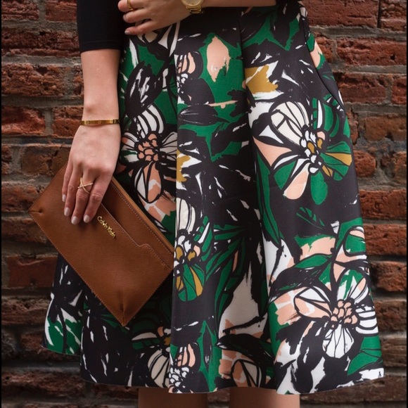 H&M Skirts - Patterned Scuba-Look Midi Skirt in Black Floral H&M Skirts - Patterned Scuba-Look Midi Skirt in Black Floral