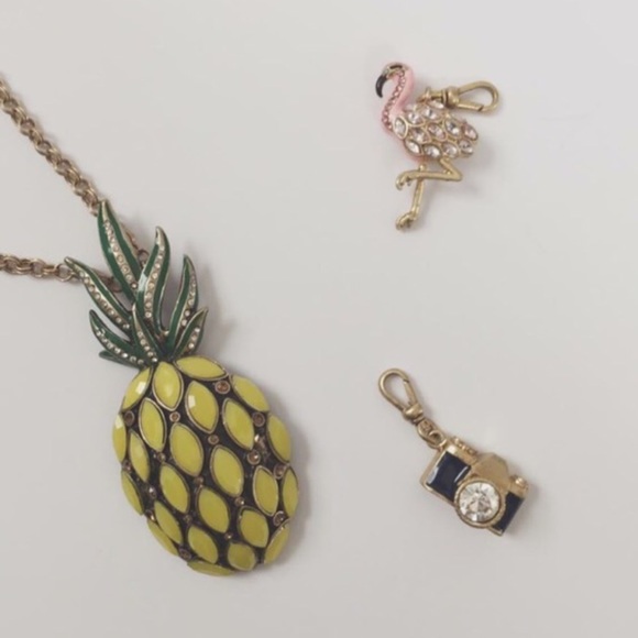 π Statement Necklace - Picture 3 of 4