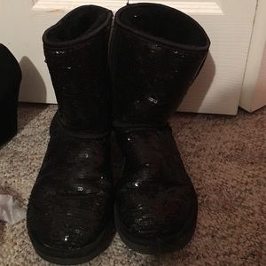 Black short sparkly uggs
