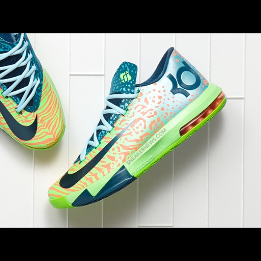 Nike KD VI Liger sneakers size 5y / 7.5 womens