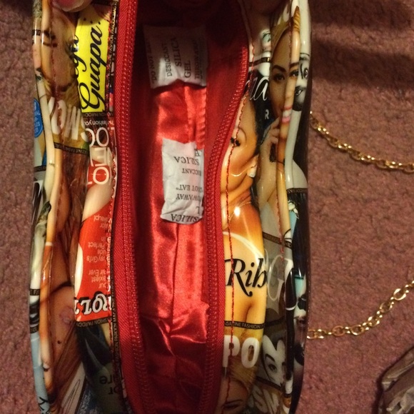 Lips magazine clutch - Picture 3 of 4