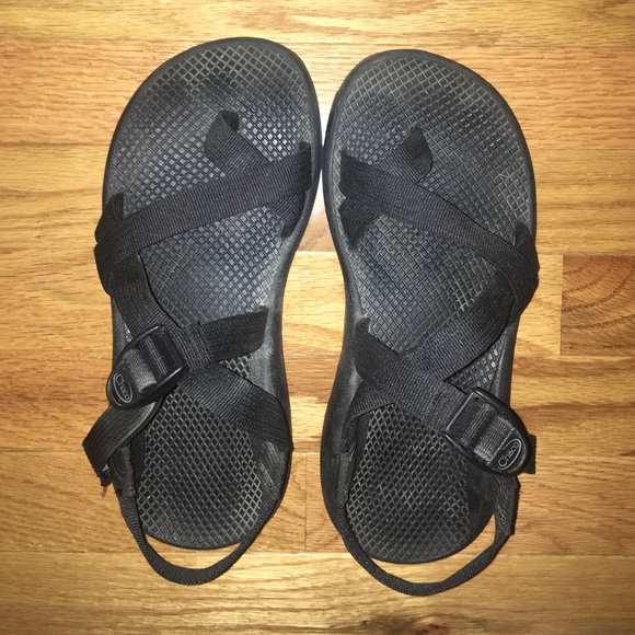 size 9 black chacos