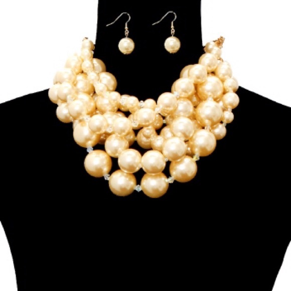 Chunky Pearl Choker Set