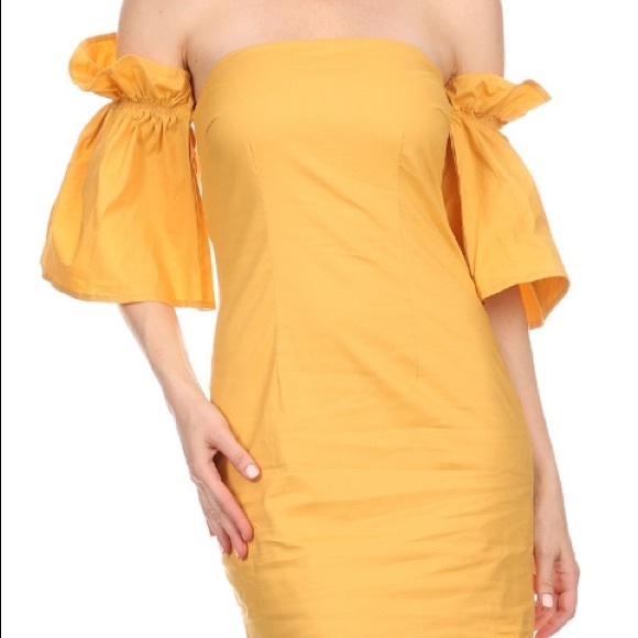 🎉SALE🎉 Yellow Gold Off Shoulder Dress